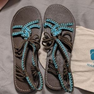 PLAKA Hand-Woven Sandals size 7